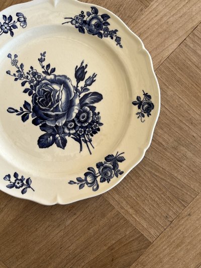 画像1: HBCM モントロー ブルーローズのブーケ 花リム デザート皿  22cm #3 [202506−69]