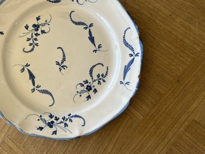 画像1: 18−19世紀 フランス 白釉 ブループランディーユ 絵付け プレート [202506−96]