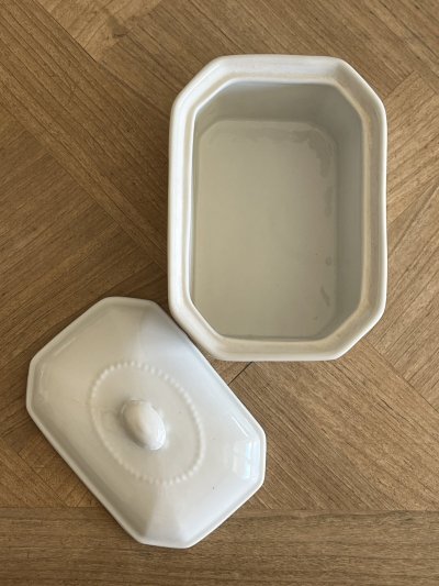 画像1: フランス APILCO 白いポーセリン 蓋付きテリーヌ [202507-53]