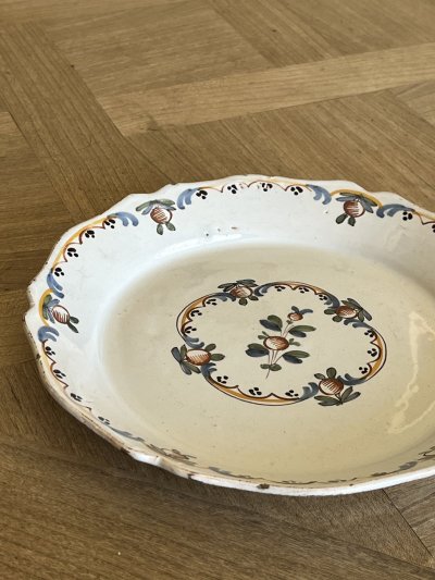 画像1: フランスアンティーク 白釉に お花のメダイヨン 絵付けプレート [202508-26]