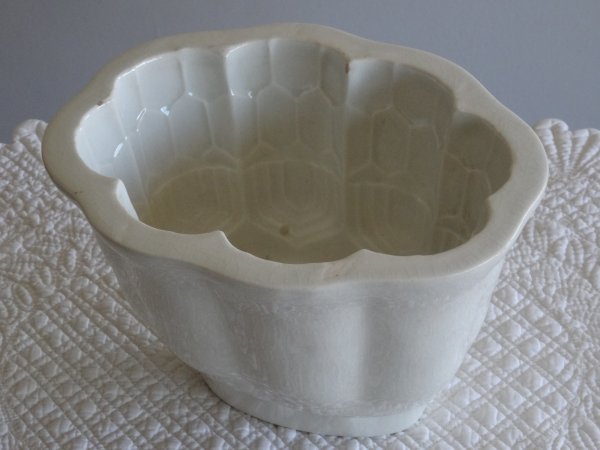 画像1: イギリスアンティーク 白い陶器製 ゼリーモールド (1)