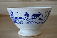 画像4: カフェオレボウル リュネビル窯 ブルー フランスの村 口径13.1cm〖202304-82〗 (4)