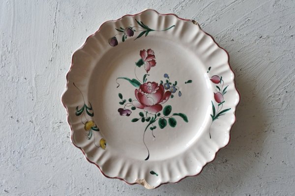 画像1: ☆ギャルリーイデコ☆ 18世紀 ムスティエ お花の絵付けプレート 直径25.4cm〖202302-01〗 (1)