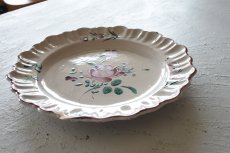 画像21: ☆ギャルリーイデコ☆ 18世紀 ムスティエ お花の絵付けプレート 直径25.4cm〖202302-01〗 (21)