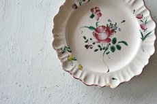 画像24: ☆ギャルリーイデコ☆ 18世紀 ムスティエ お花の絵付けプレート 直径25.4cm〖202302-01〗 (24)