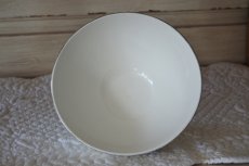 画像5: カフェオレボウル 白地 ブルーとピンクのお花柄 口径14.5cm〖202110-05〗 (5)