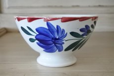 画像1: カフェオレボウル ムーランデルー 赤と青のお花絵付け 口径14.2cm〖202211-56〗 (1)