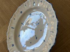 画像4: 18世紀 フランス南西 白釉 手描き ブルーの小花と虫柄 プレート [202506−95] (4)