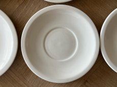 画像28: ヨーロッパヴィンテージ 白いポーセリン ソーサー 小皿6枚セット［202506-01］ (28)