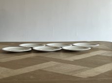 画像34: ヨーロッパヴィンテージ 白いポーセリン ソーサー 小皿6枚セット［202506-01］ (34)