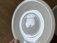 画像19: ヨーロッパヴィンテージ 白いポーセリン デミタスカップ&ソーサー 2客セット #1［202506-02］ (19)