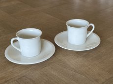 画像24: ヨーロッパヴィンテージ 白いポーセリン デミタスカップ&ソーサー 2客セット #1［202506-02］ (24)