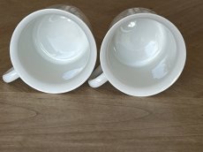 画像7: ヨーロッパヴィンテージ 白いポーセリン デミタスカップ&ソーサー 2客セット #2［202506-03］ (7)