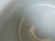画像10: ヨーロッパヴィンテージ 白いポーセリン デミタスカップ&ソーサー 2客セット #2［202506-03］ (10)