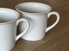 画像12: ヨーロッパヴィンテージ 白いポーセリン デミタスカップ&ソーサー 2客セット #2［202506-03］ (12)