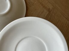 画像21: ヨーロッパヴィンテージ 白いポーセリン デミタスカップ&ソーサー 2客セット #2［202506-03］ (21)
