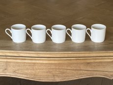 画像3: ドイツヴィンテージ 白いポーセリン デミタスカップ5個セット［202506-06］ (3)
