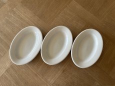 画像11: オランダヴィンテージ 白いポーセリン 小さなオーバル ラヴィエ タパス皿 Aランク［202506-07］ (11)