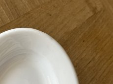画像2: オランダヴィンテージ 白いポーセリン 小さなオーバル ラヴィエ タパス皿 Aランク［202506-07］ (2)