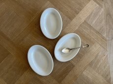 画像10: オランダヴィンテージ 白いポーセリン 小さなオーバル ラヴィエ タパス皿 Aランク［202506-07］ (10)