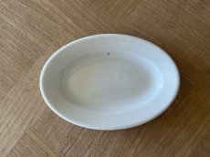 画像2: オランダヴィンテージ 白いポーセリン 小さなオーバル ラヴィエ タパス皿 Bランク［202506-08］ (2)