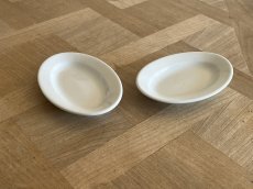 画像16: オランダヴィンテージ 白いポーセリン 小さなオーバル ラヴィエ タパス皿 Bランク［202506-08］ (16)