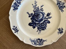 画像3: HBCM モントロー ブルーローズのブーケ 花リム メインプレート 24cm #1 [202506−61] (3)