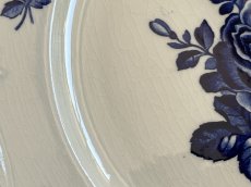 画像9: HBCM モントロー ブルーローズのブーケ 花リム メインプレート 24cm #1 [202506−61] (9)