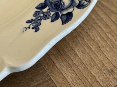 画像14: HBCM モントロー ブルーローズのブーケ 花リム メインプレート 24cm #1 [202506−61] (14)