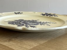 画像16: HBCM モントロー ブルーローズのブーケ 花リム メインプレート 24cm #1 [202506−61] (16)