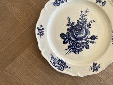 画像21: HBCM モントロー ブルーローズのブーケ 花リム メインプレート 24cm #1 [202506−61] (21)
