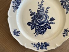 画像3: HBCM モントロー ブルーローズのブーケ 花リム メインプレート 24cm #2  [202506−62] (3)