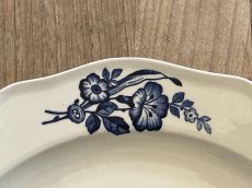 画像10: HBCM モントロー ブルーローズのブーケ 花リム メインプレート 24cm #4  [202506−64] (10)