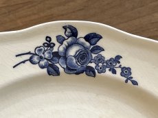 画像12: HBCM モントロー ブルーローズのブーケ 花リム デザート皿  22cm #1 [202506−67] (12)