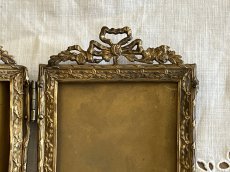 画像6: フランスアンティーク リボン装飾 真鍮 見開き ダブル フォトフレーム [202507-10]     (6)
