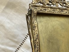 画像11: フランスアンティーク リボン装飾 真鍮 見開き ダブル フォトフレーム [202507-10]     (11)
