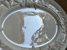 画像4: イタリア モダンセラミック 大型 お花レリーフ 白いオーバルプレート 42.5cm [202507-19] (4)