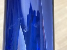 画像7: フランスアンティーク スズラン ブルーガラス 白いミュゲの絵付け フラワーベース [202507-32] (7)