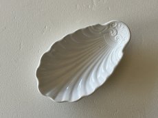 画像1: クレイユエモントロー 白いラヴィエ シェルレリーフ〖202410-43〗 (1)