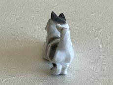 画像5: ドイツ アンティーク ポーセリン製ねこ2個セット〖202410-010〗 (5)