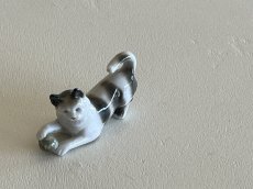 画像14: ドイツ アンティーク ポーセリン製ねこ2個セット〖202410-010〗 (14)