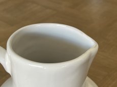 画像8: 20世紀 シモーヌ・ファヴィエ ムスティエ 白釉 大型ピシェ[202507-65] (8)