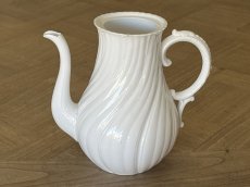 画像3: サルグミンヌ 白いポーセリン 螺旋レリーフ コーヒーポット [202507-66] (3)