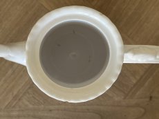 画像8: サルグミンヌ 白いポーセリン 螺旋レリーフ コーヒーポット [202507-66] (8)