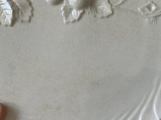 画像10: SALINS バルボティーヌ いちご 白いレリーフ皿 ダメージ [202507-35] (10)