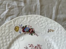 画像9: クレイユエモントロー ポーセリン お花のブーケ レリーフデザート皿 ＃1 [202507-40] (9)