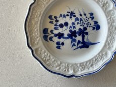 画像17: 19世紀 フランス北部 花リム皿 花レリーフ 青い絵付けプレート ＃3〖202404−36〗 (17)