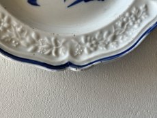 画像7: 19世紀 フランス北部 花リム皿 花レリーフ 青い絵付けプレート ＃3〖202404−36〗 (7)