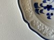 画像8: 19世紀 フランス北部 花リム皿 花レリーフ 青い絵付けプレート ＃3〖202404−36〗 (8)
