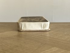 画像9: ドラジェボックス セピア色 教会へ向かう家族 アンティークBOX [202508-07] (9)